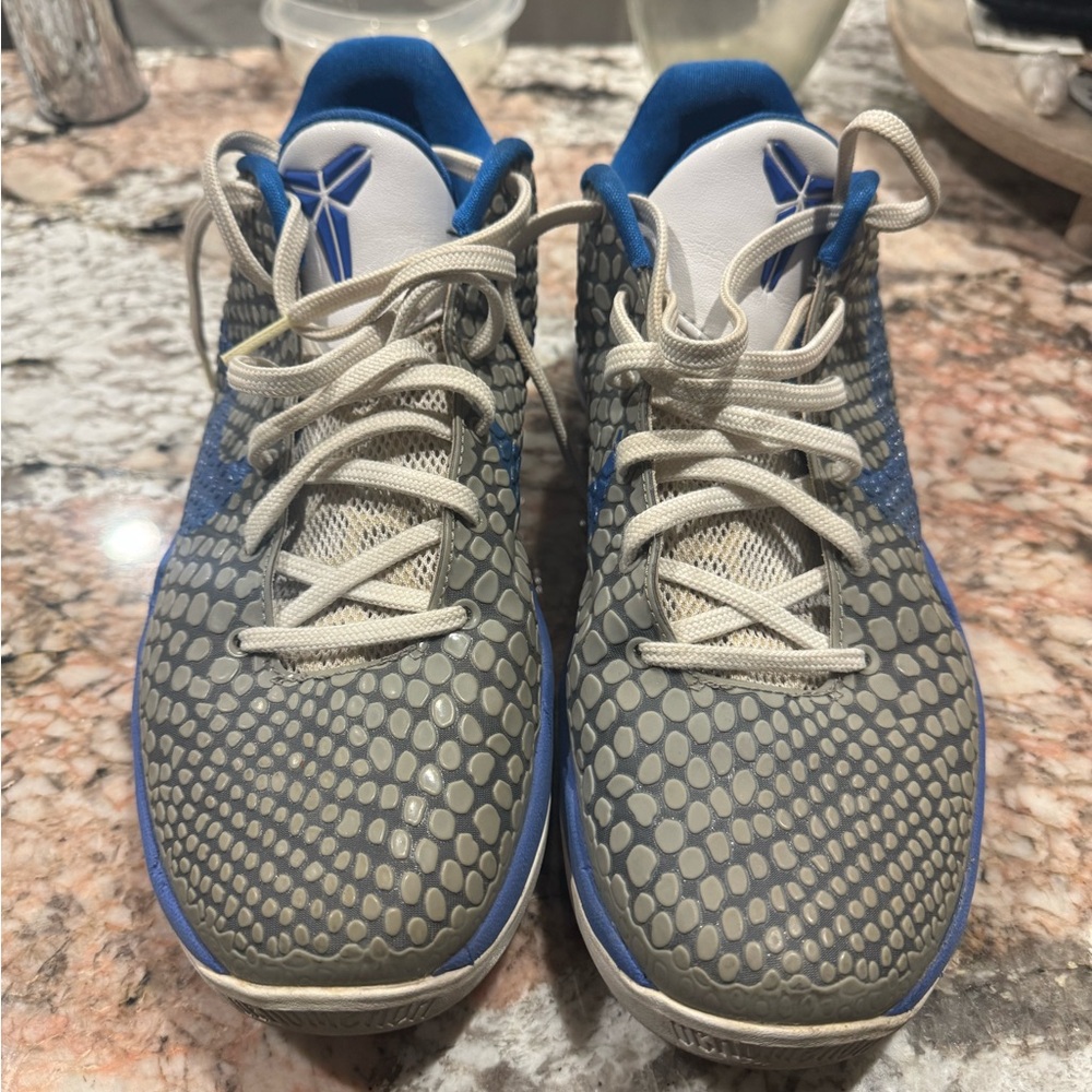 Used Kobe 6’s Size 9
